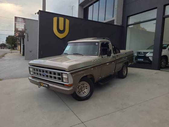 FORD F-1000 3.9 SUPER SÉRIE CS 8V DIESEL 2P MANUAL